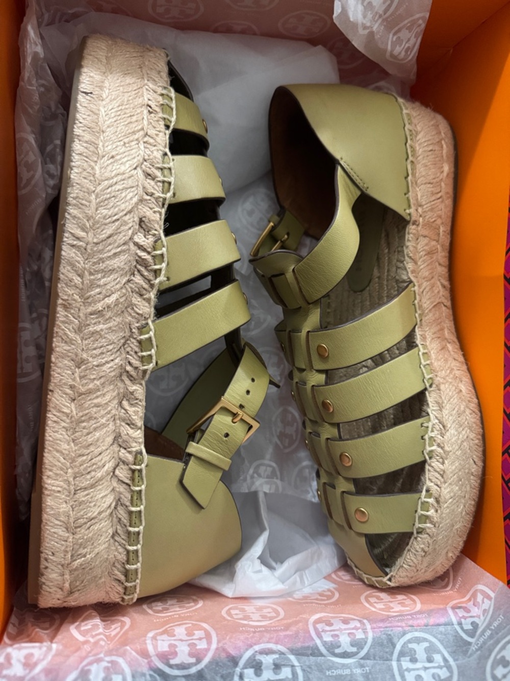 TORY BURCH Women’s Leather platform fisherman sandals in pistachio green - Picture 11 of 12